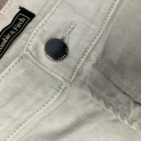 Abercrombie and Fitch cuffed stretchy shorts (30) - Picture 5 of 6